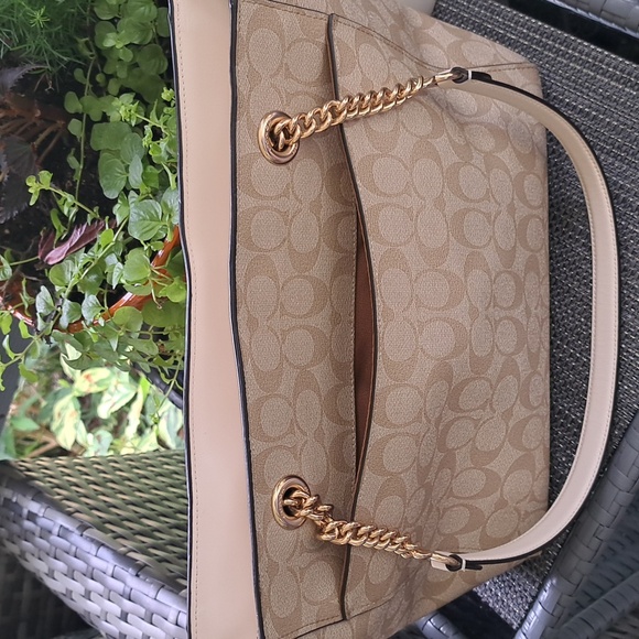 Coach Marlie C1565 Shoulder bag with Gold Chains and Leather Handles EC - Picture 3 of 9